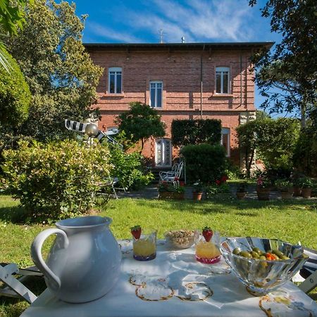 Villa Italy Марина-ді-П'єтразанта Екстер'єр фото
