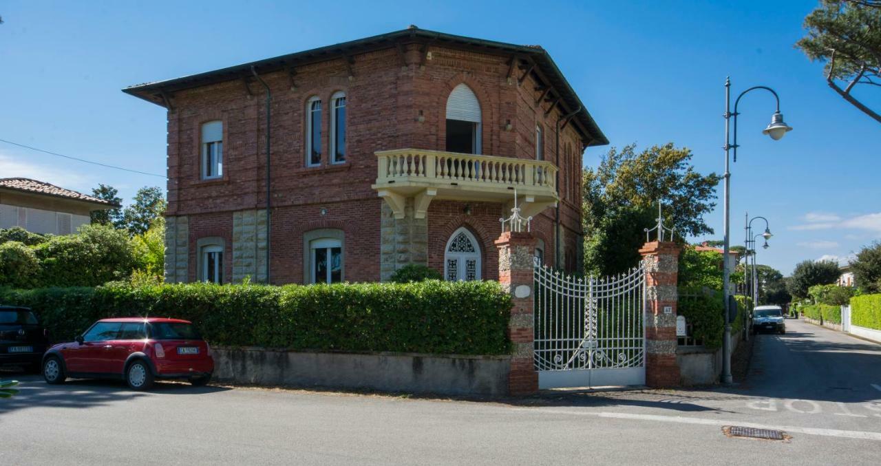 Villa Italy Марина-ді-П'єтразанта Екстер'єр фото