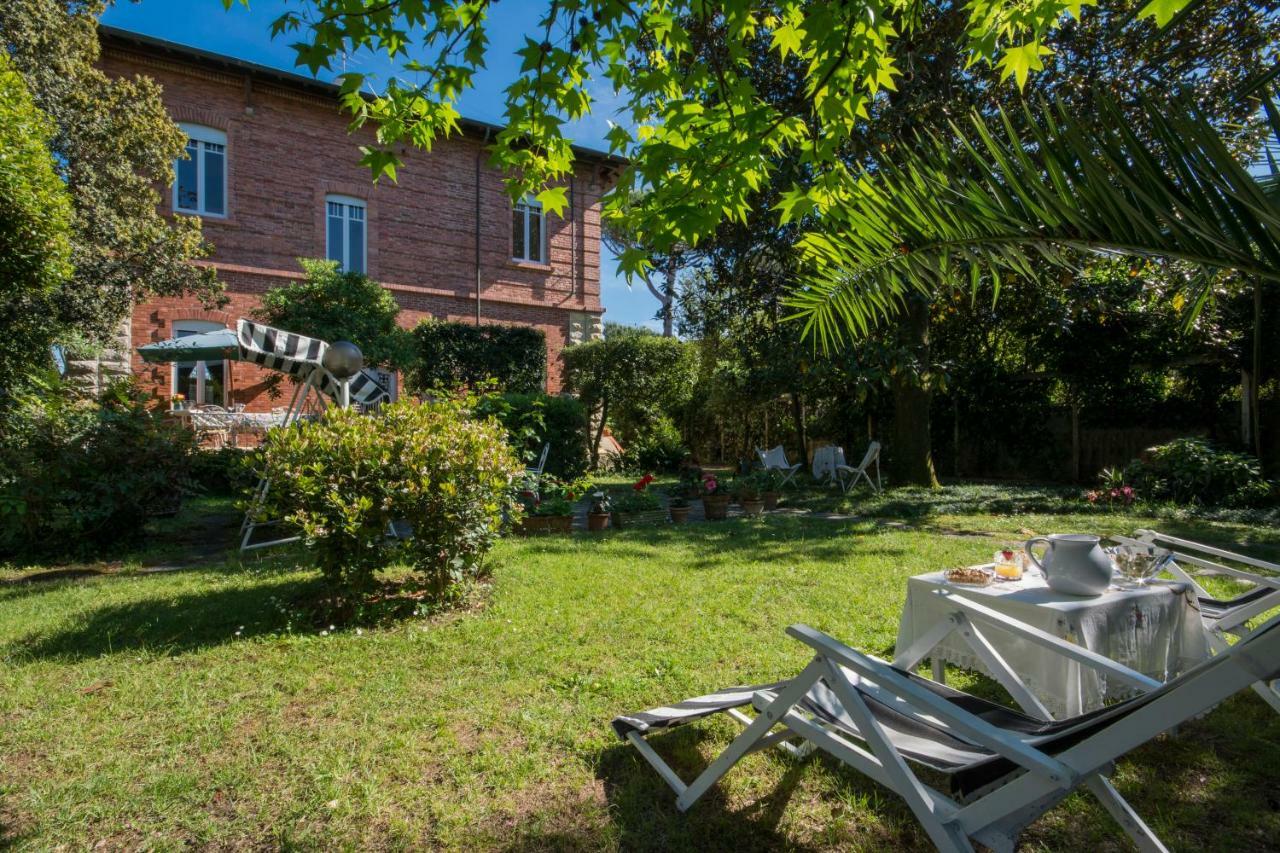 Villa Italy Марина-ді-П'єтразанта Екстер'єр фото