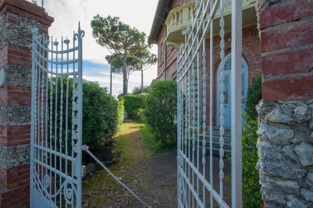 Villa Italy Марина-ді-П'єтразанта Екстер'єр фото